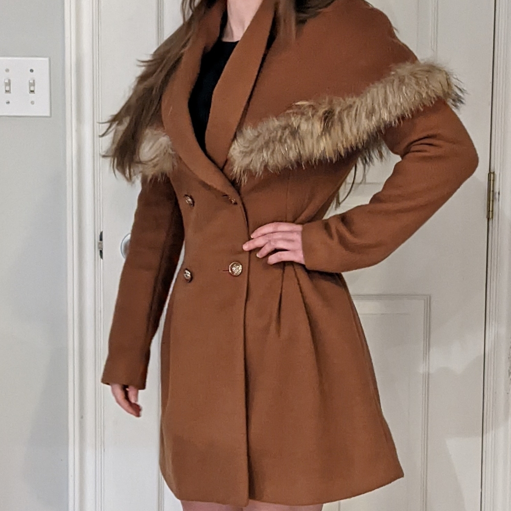 Unique Womans Real fur coat, Size xs